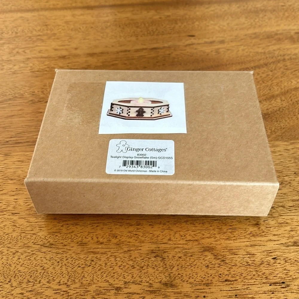 Ginger Cottages Tealight Display - Snowflake. Wooden New in box